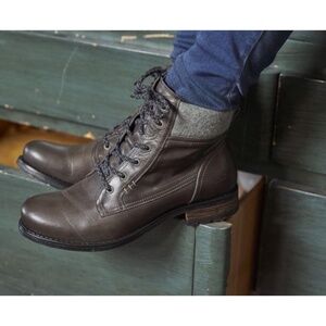 Taos Footwear Brown Ankle Boots